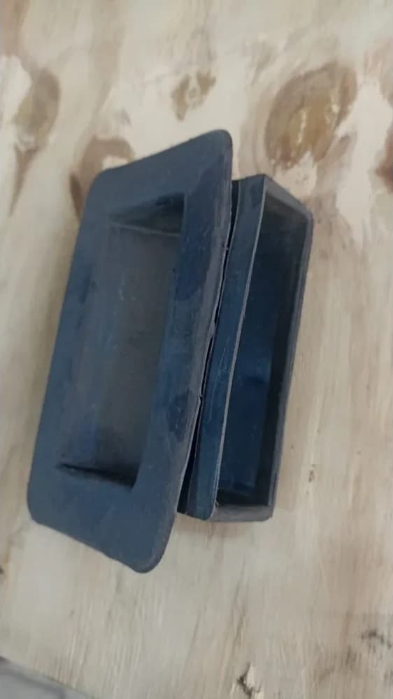 مقبض دفن باب مصعد أسود